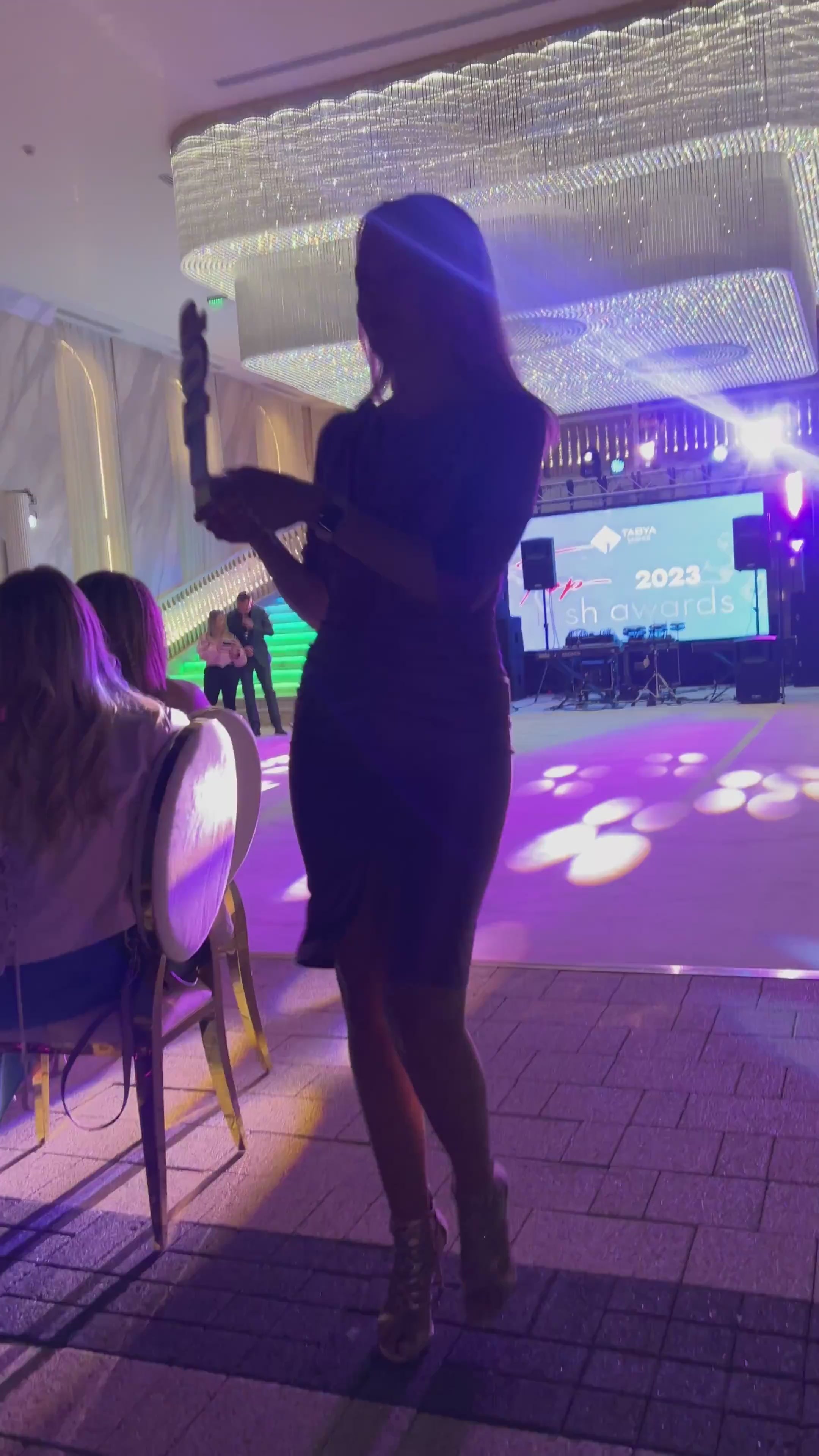 Încarcă clipul video: 